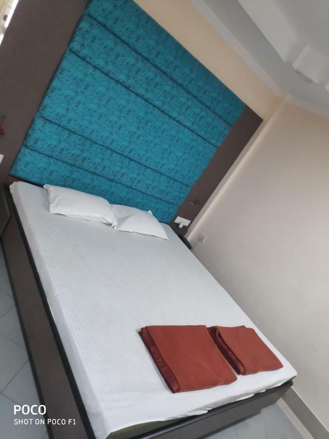 Saraswati Retreat Hotel บูบันเนสชวาร์ ภายนอก รูปภาพ
